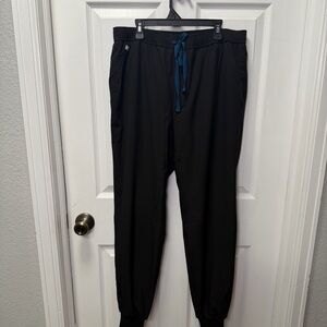 FIGS Men’s Black Lined Tansen Joggers, Medium Scrub Pants